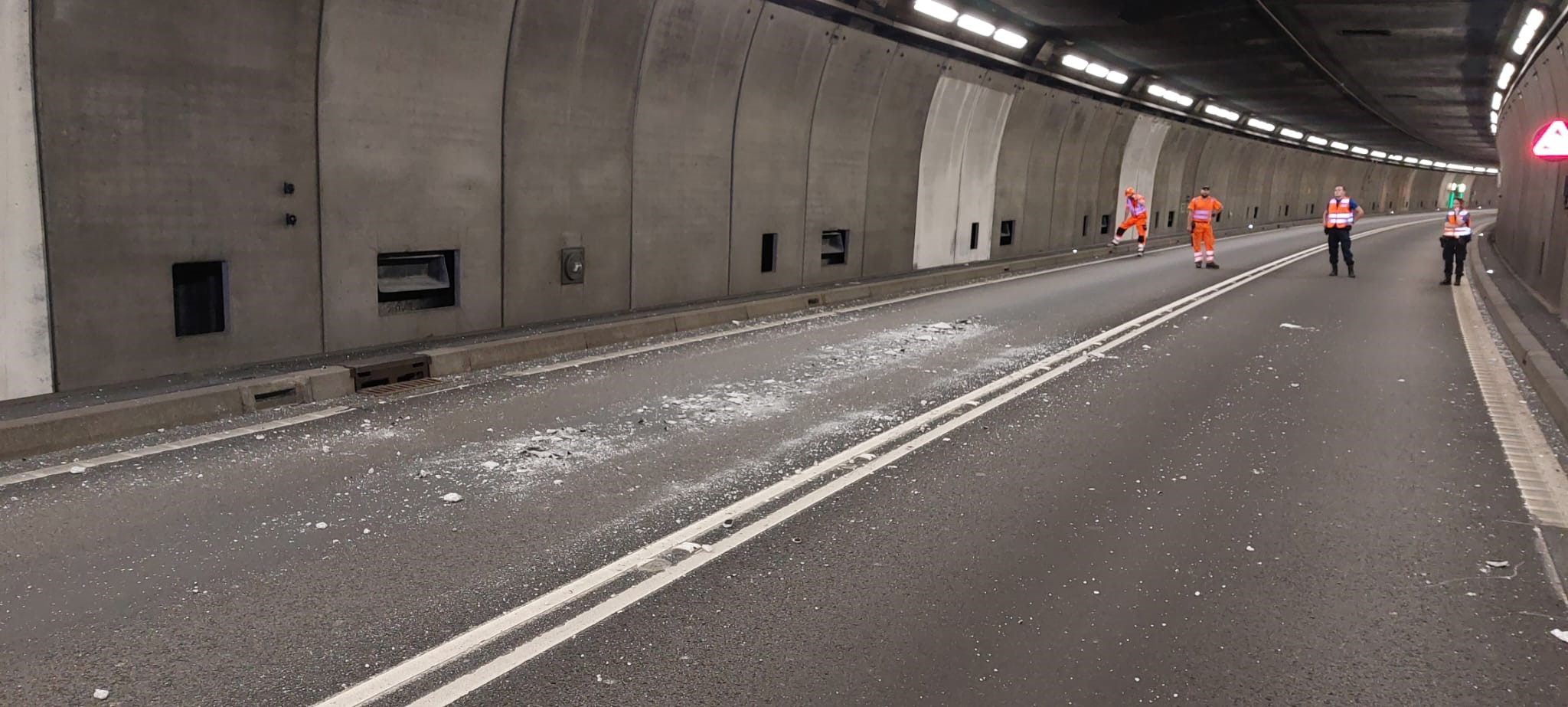 Gotthard Tunnel Mit Meter Langem Ri Bauma Nahmen Zur