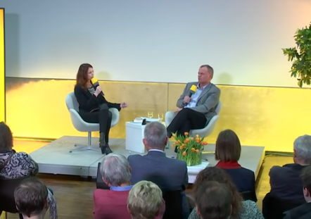 Hirnforscher Prof. Manfred Spitzer: Smartfon-Nutzung macht dumm