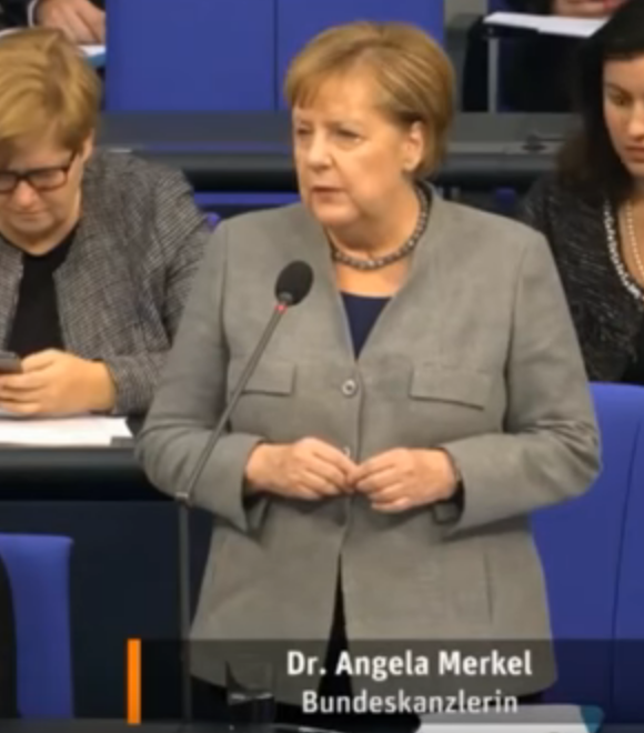 Deutsche Kanzlerin Angela Merkel antwortet auf Frage zu „Migrantengewalt“ mit „Kampf gegen Rechtextremismus“