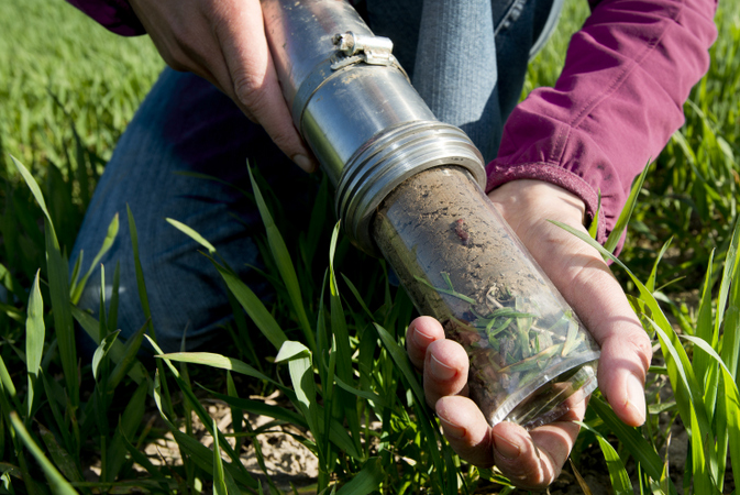 Auf Spurensuche nach Pestiziden in Schweizer Landwirtschaftsböden