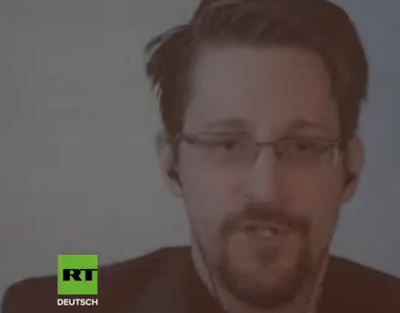 Snowden:“Alles, was Sie bei Gmail oder Facebook tun, wird kopiert“