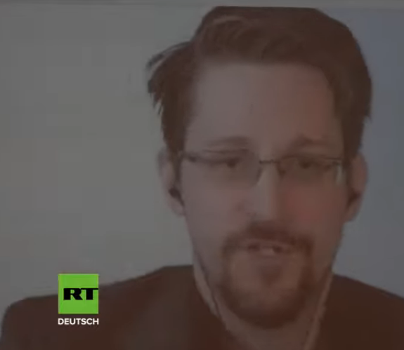 Snowden:“Alles, was Sie bei Gmail oder Facebook tun, wird kopiert“