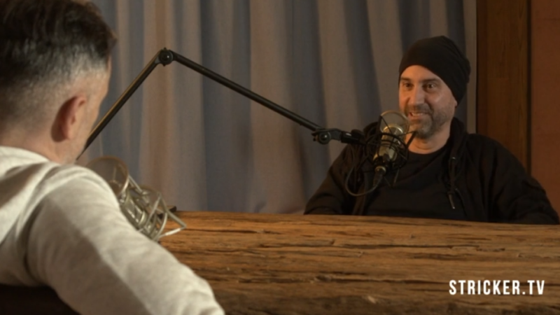 Mike Candys zu Gast bei Stricker.tv: In Deutschland ist weiterhin Corona, die Leute glauben das dort