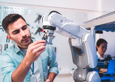 Mehr Staat, weniger Privatwirtschaft: 2 eitere Technologietransferzentren für die Schweiz