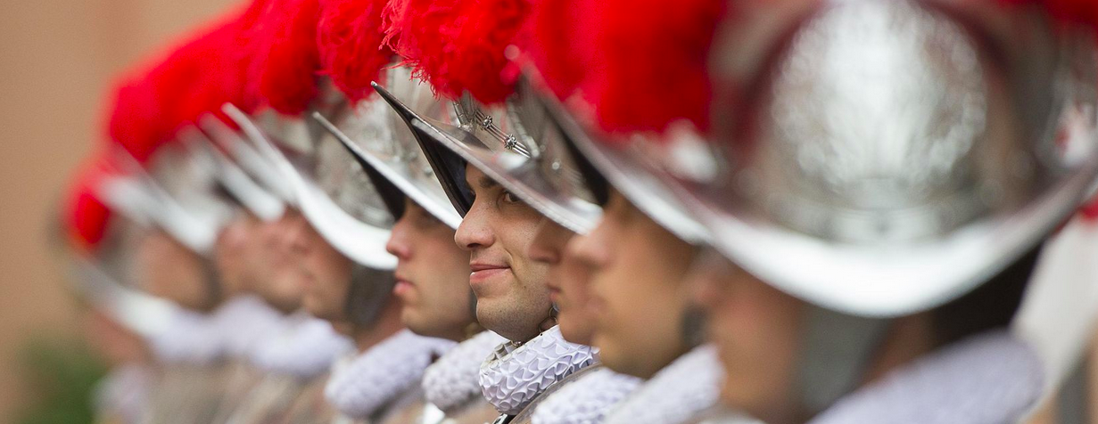 Die Vizepräsidentin des Bundesrates trifft im Vatikan den Papst und die Schweizergarde