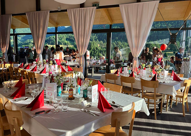 Gastro-Job im Ferienkanton Wallis: Allrounderin/Allrounder Buffet, Service, Kasse & Reinigung