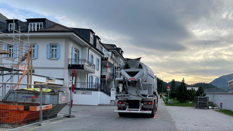 St. Moritz: Tod vor Luxushotel Kempinski – Frau von Lastwagen überrollt – Zeugenaufruf