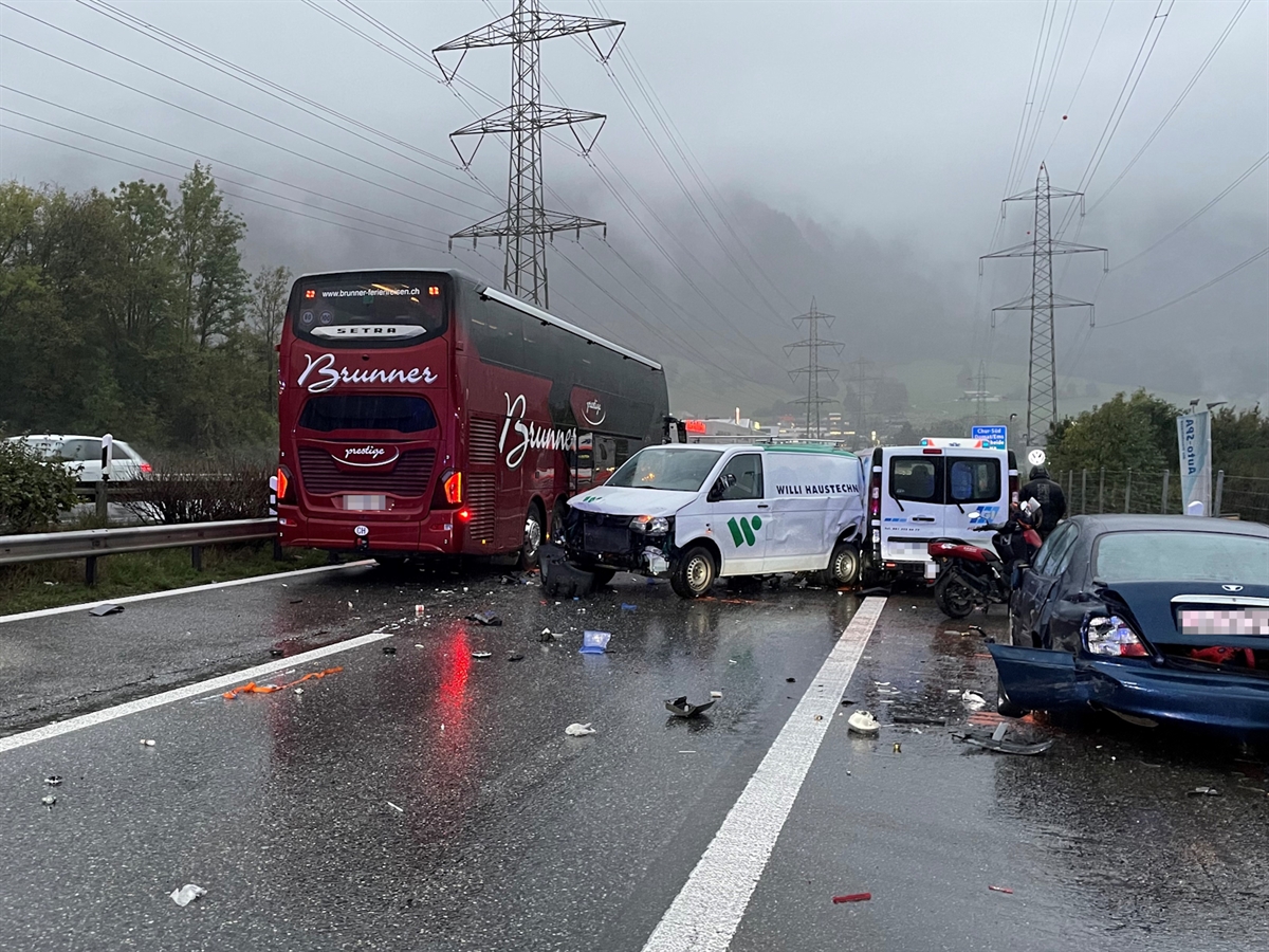 Chur: Wüster Verkehrsunfall auf der A13 führt zu Stau
