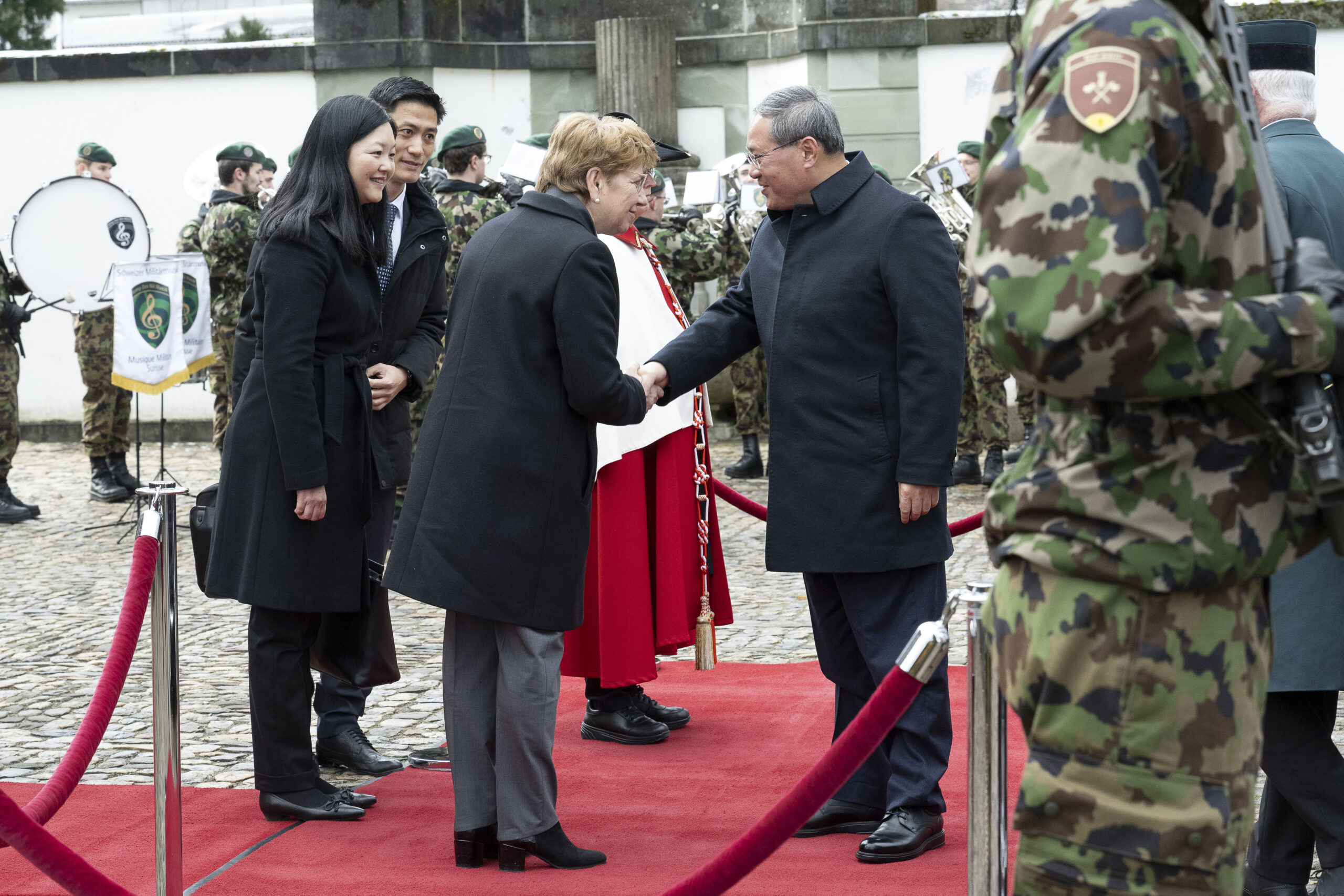 Schweiz und China erneuern hochrangige Kontakte und vertiefen Beziehungen vor Jubiläumsjahr