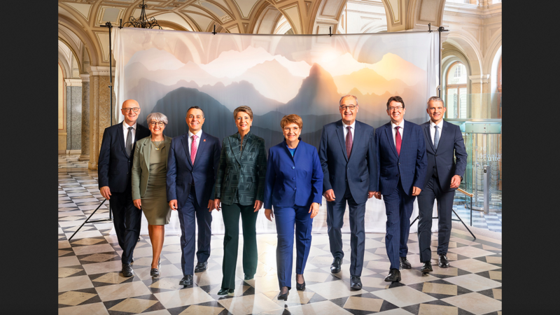 Bundesratsfoto 2024: Viola Amherd holt das Matterhorn ins Bundeshaus