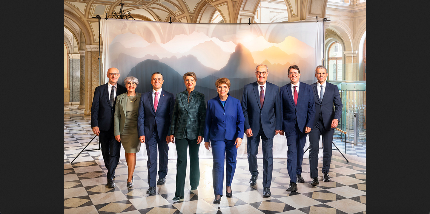 Bundesratsfoto 2024: Viola Amherd holt das Matterhorn ins Bundeshaus