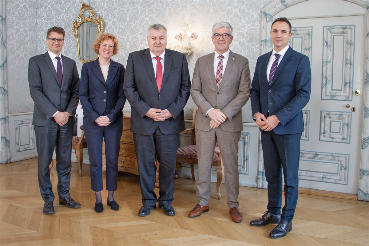 Besuch des Botschafters von Ungarn bei der Bündner Regierung