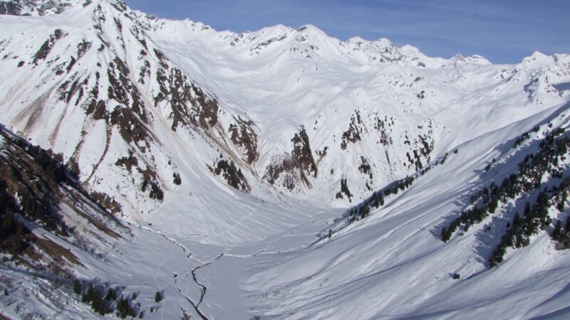 Tödlicher Lawinenniedergang in Klosters-Sardasca: 2 Wintersportler sterben auf Weg von der Silvrettahütte