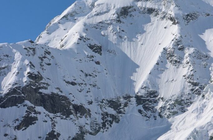 Lawine reißt 2 von 3 Tourengängern mit sich: Weitere Todesopfer bei Arolla / Zermatt