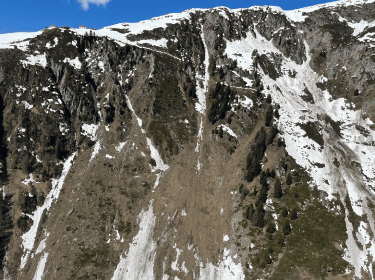 Naters: Beim Hotel Belalp hundete Meter in Schlucht gestürzt