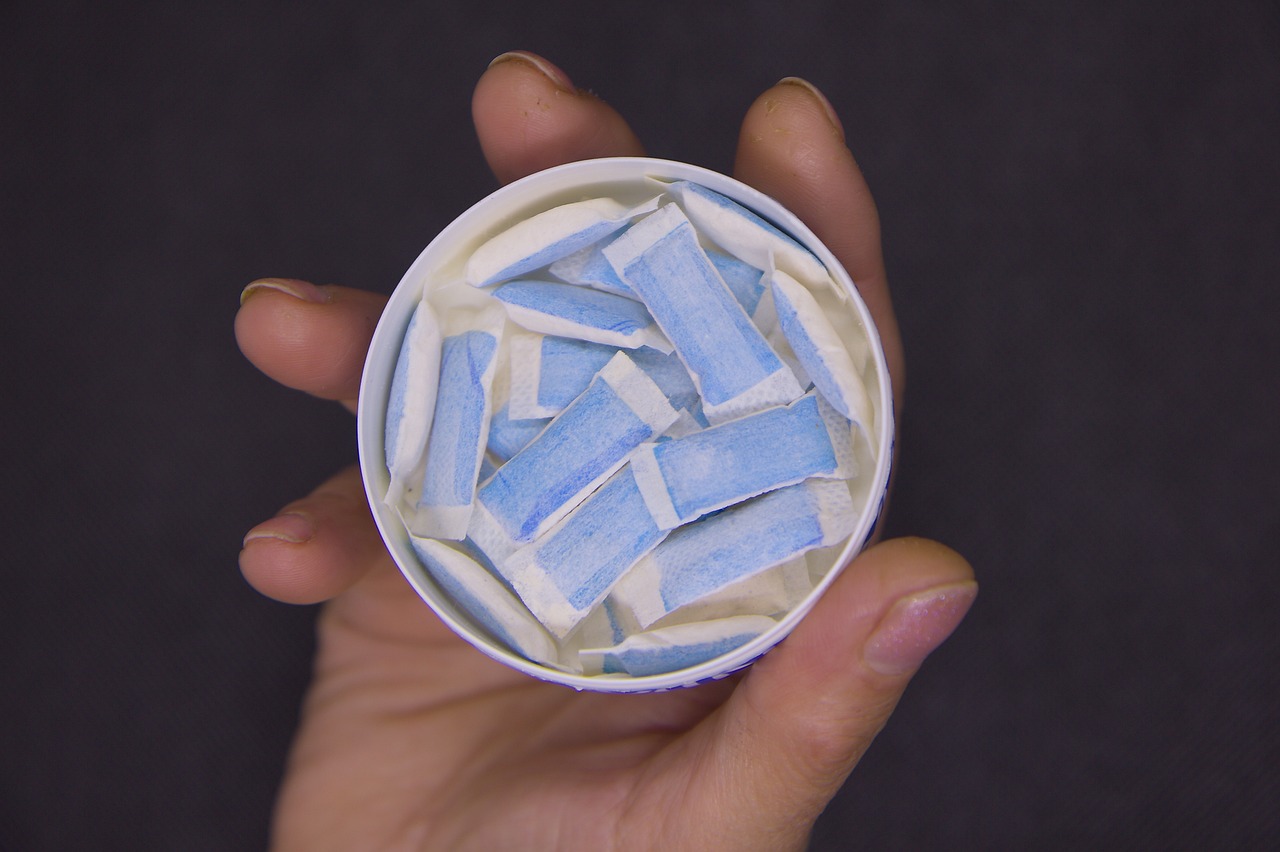 Snus (Nikotin-Säckli) und E-Zigaretten dürfen nicht mehr an Minderjährige verkauft werden