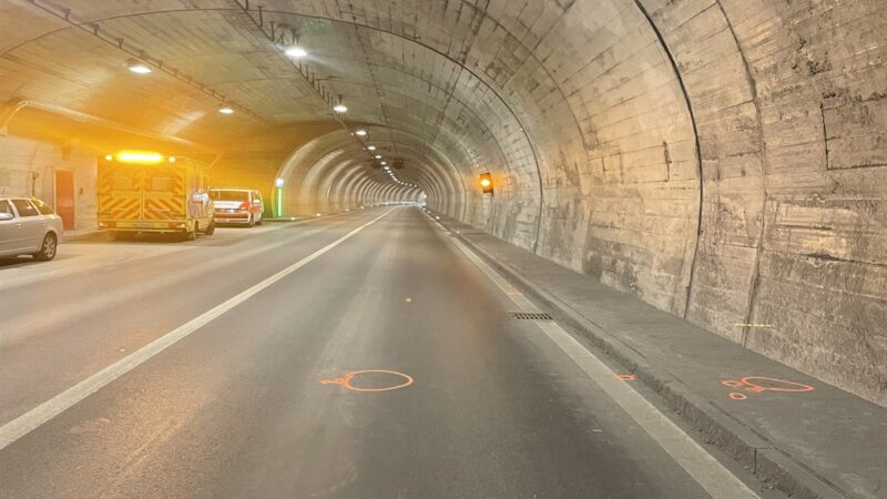 Führerflucht nach Unfall im Landwasser-Tunnel: Velolenkerin angefahren