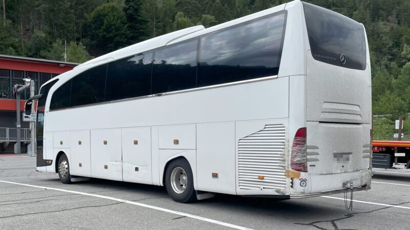 Kapo Graubünden stoppt ihn: Verkehrsteilnehmer machten sich Sorgen wegen türkischem Reisebus