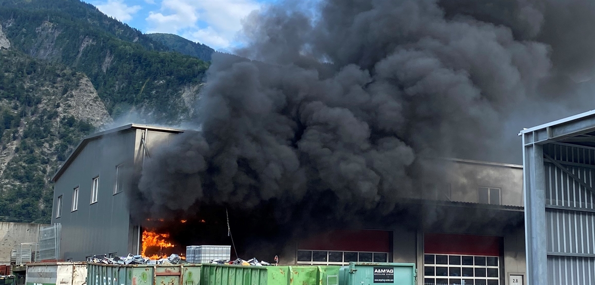 Trimmis: Massiver Brand auf Entsorgungsareal