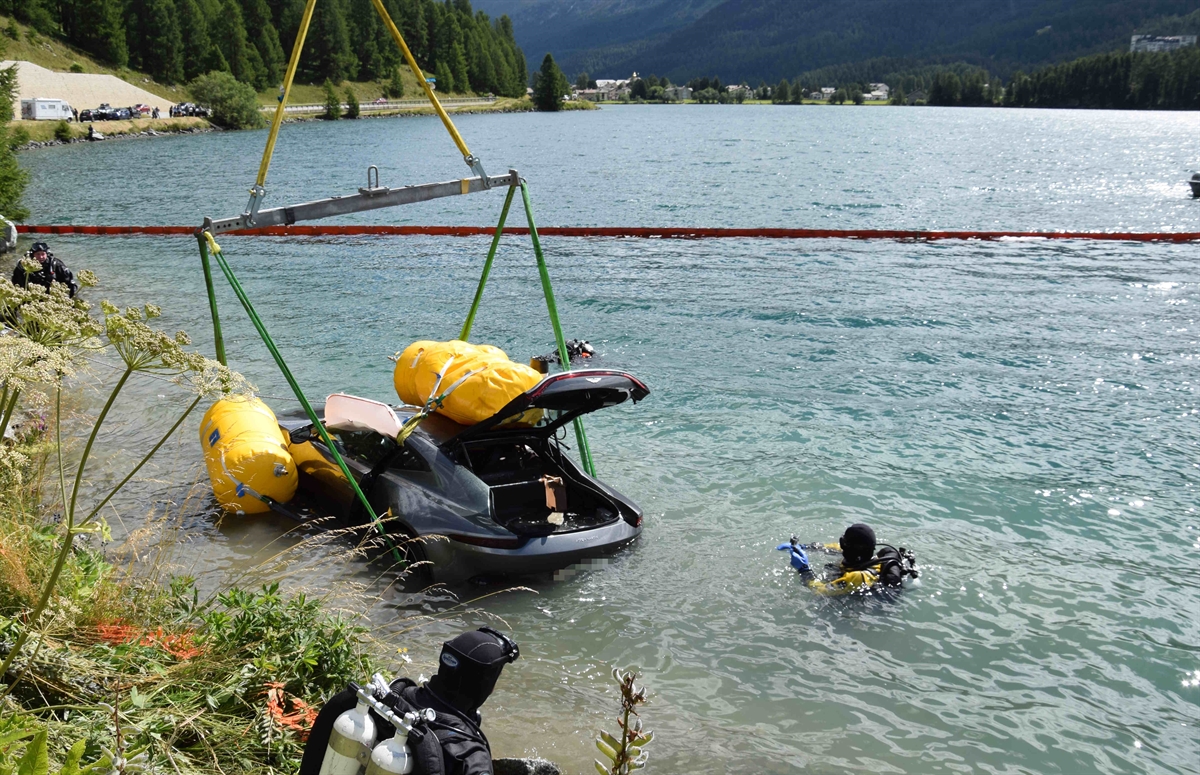 Unfall in Sils im Engadin: Nach Selbstunfall mit Auto im See gelandet