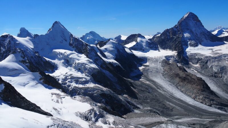 Mann (46) erreicht Gipfel von 4.221 Meter und stürzt beim Abstieg am Nordgrat