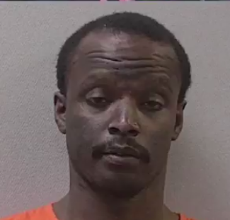 Alexander Devonte Dickey,