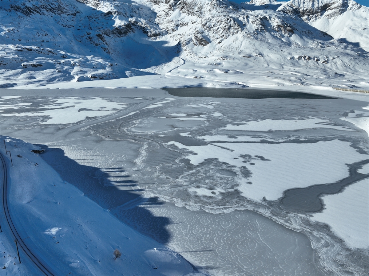 Bernina Hospiz: Mann bricht im Lago Bianco ein und stirbt