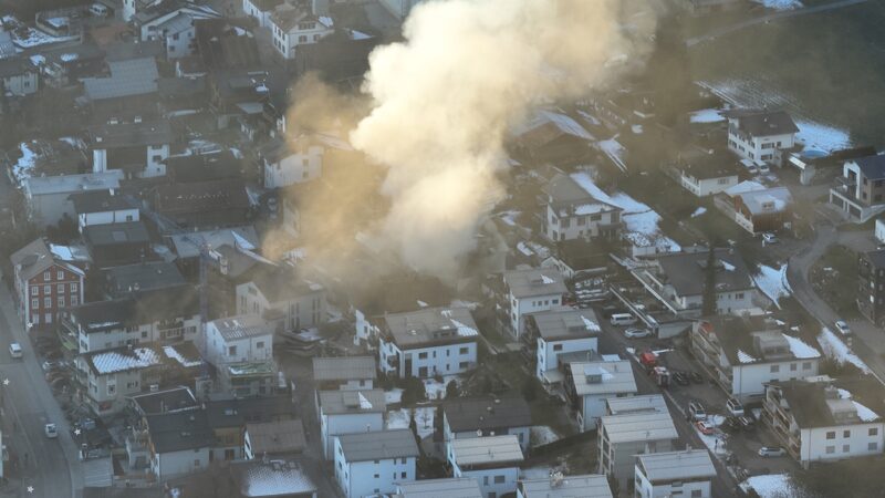 Feuerwehreinsatz in Flims: Wohnhaus bei Brand total beschädigt
