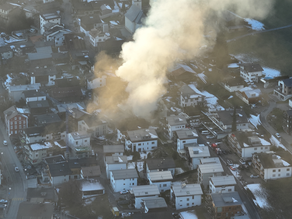 Feuerwehreinsatz in Flims: Wohnhaus bei Brand total beschädigt
