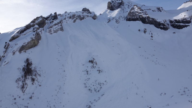 Skitourengänger stirbt bei Abfahrt von Ostflanke vom Six Noir