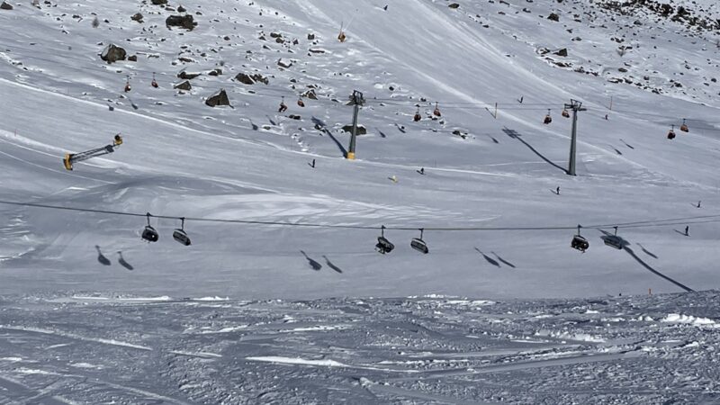 Tödlicher Skiunfall in Samnaun: Skifahrer nach Kollision mit Kind und Sturz tödlich verletzt – Zeugen gesucht