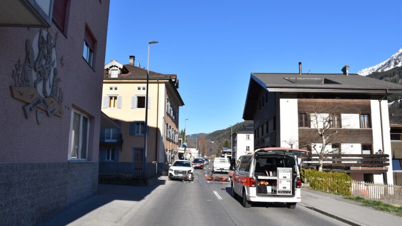 Disentis: Motorradfahrerin bei Kollision verletzt
