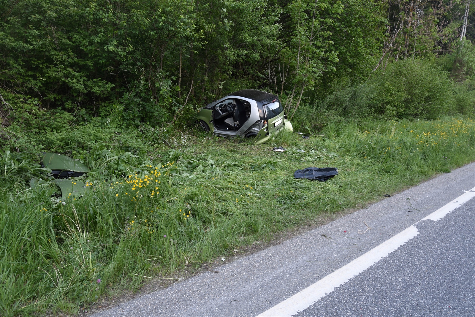 Zillis: Schwerer Verkehrsunfall auf der Italienischen Straße H13 +++ Lenker bestreitet zuerst die Lenkerschaft