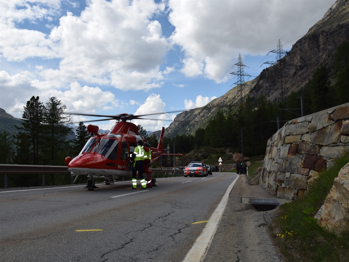 Unfall in Pontresina: Töffahrer beim Überholen verunfallt – Zeugenaufruf