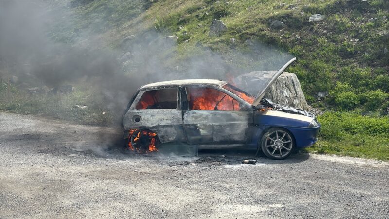 Autobrand am Flüalapaß