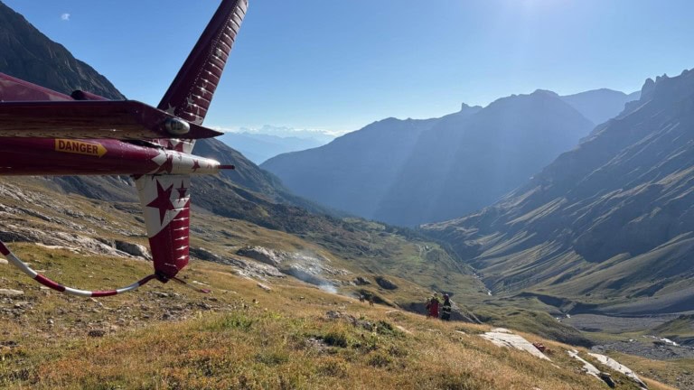 Leukerbad: Absturz eines Kleinflugzeugs +++ 3 Todesopfer