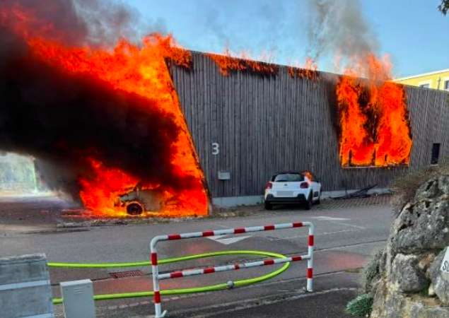 Schweres Brandereignis an der Gewerbestraße in Bellach