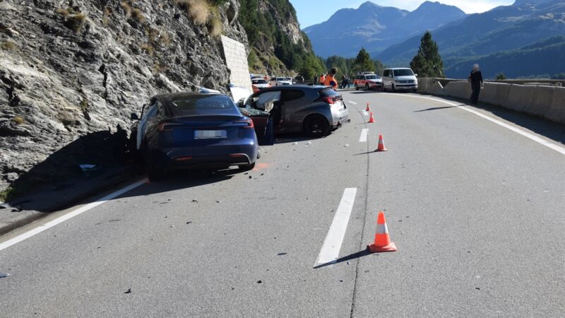 Unfall in Maloja: 2 Verletzte nach Frontalkollision